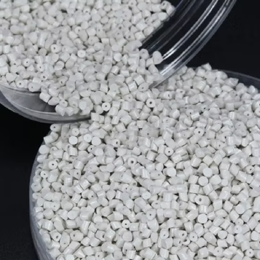 How does hydrophilic behavior affect plastic applications