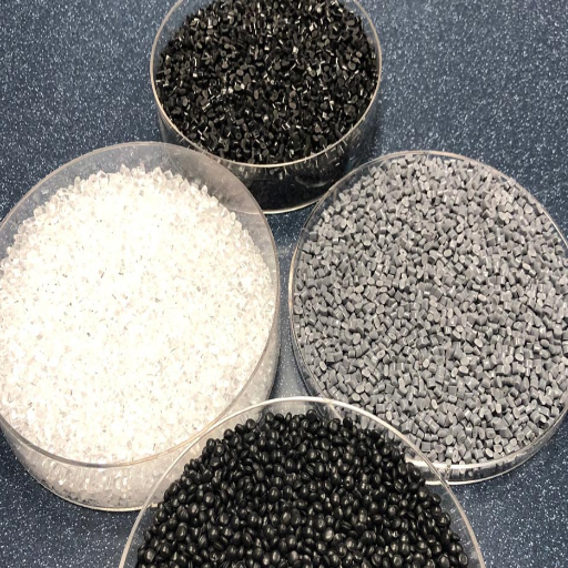 Key Factors to Consider When Choosing Plastic Pellet Distributors